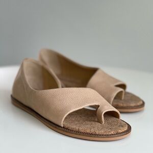 New! Lucky Brand Open Toe Flat Woman’s Sandal Shoe 6.5